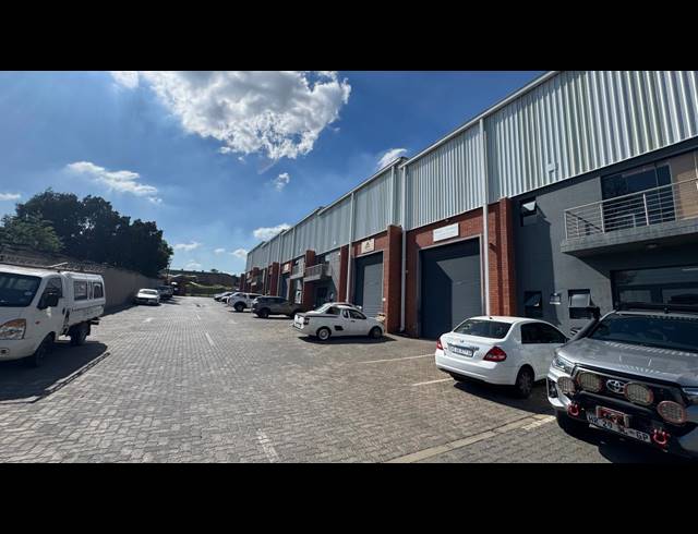 322M² WAREHOUSE TO LET IN LINBRO PARK